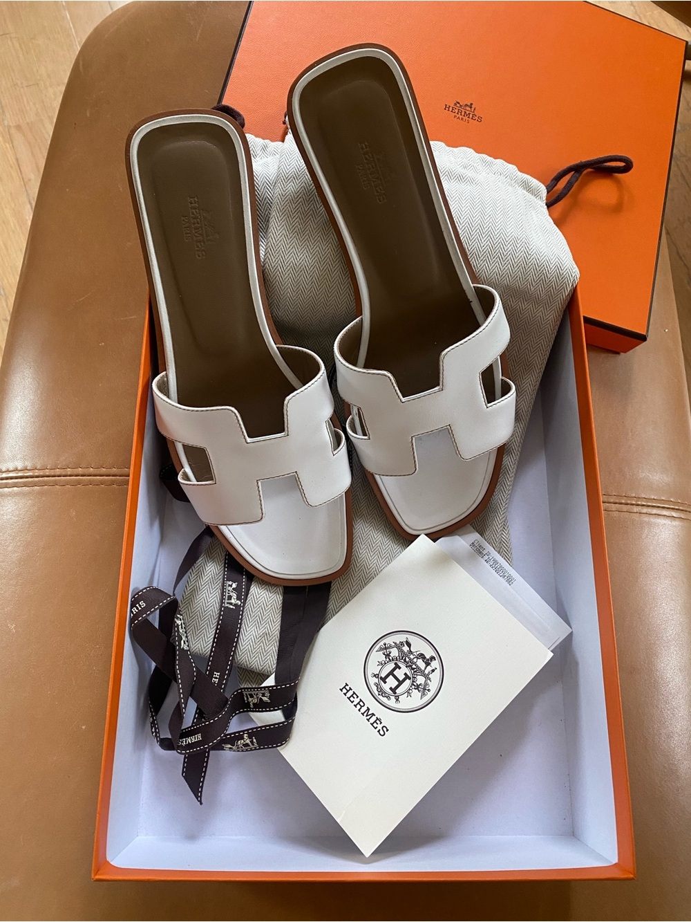 Hermès Oran Sandals Flats White Leather 38.5 (fits US 8) Full Set + Receipt